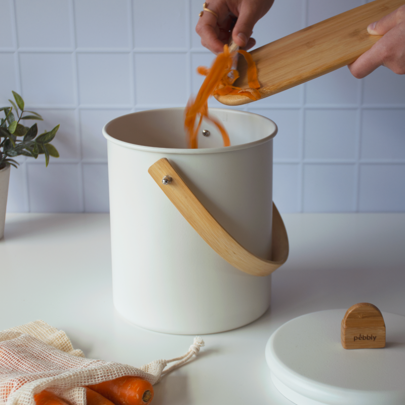 Coffret zéro déchet : seau à compost (4,5 L), planche, couteau et filet à légumes. Au Tombeau Des Jaloux