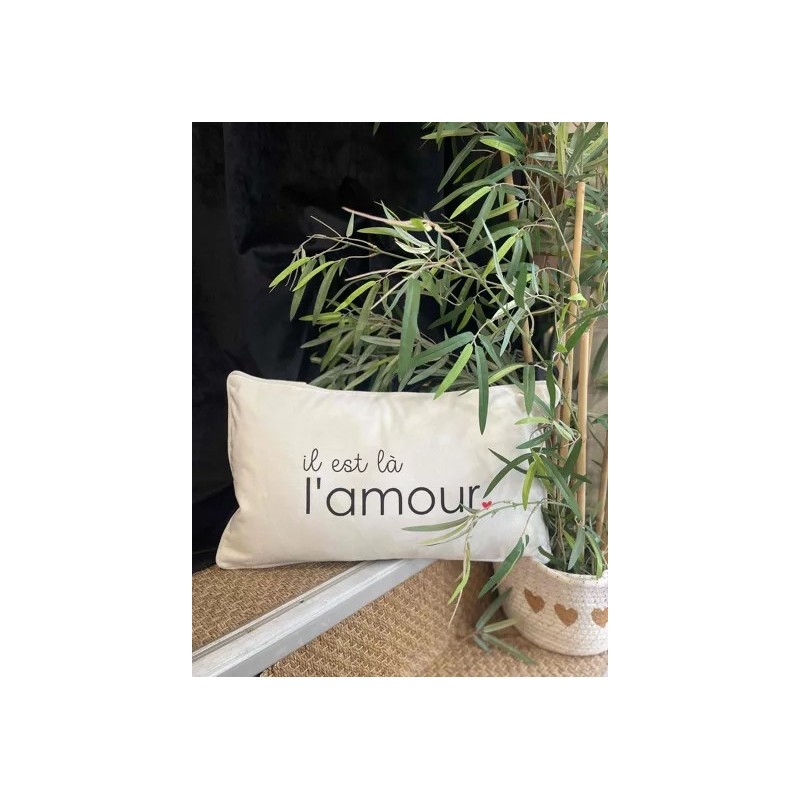 Coussin "Il est là, l’Amour" – Collection Saint-Valentin|  Au Tombeau des Jaloux